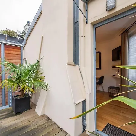 Etienne Pernet - Charming With A Private Terrace 아파트 *